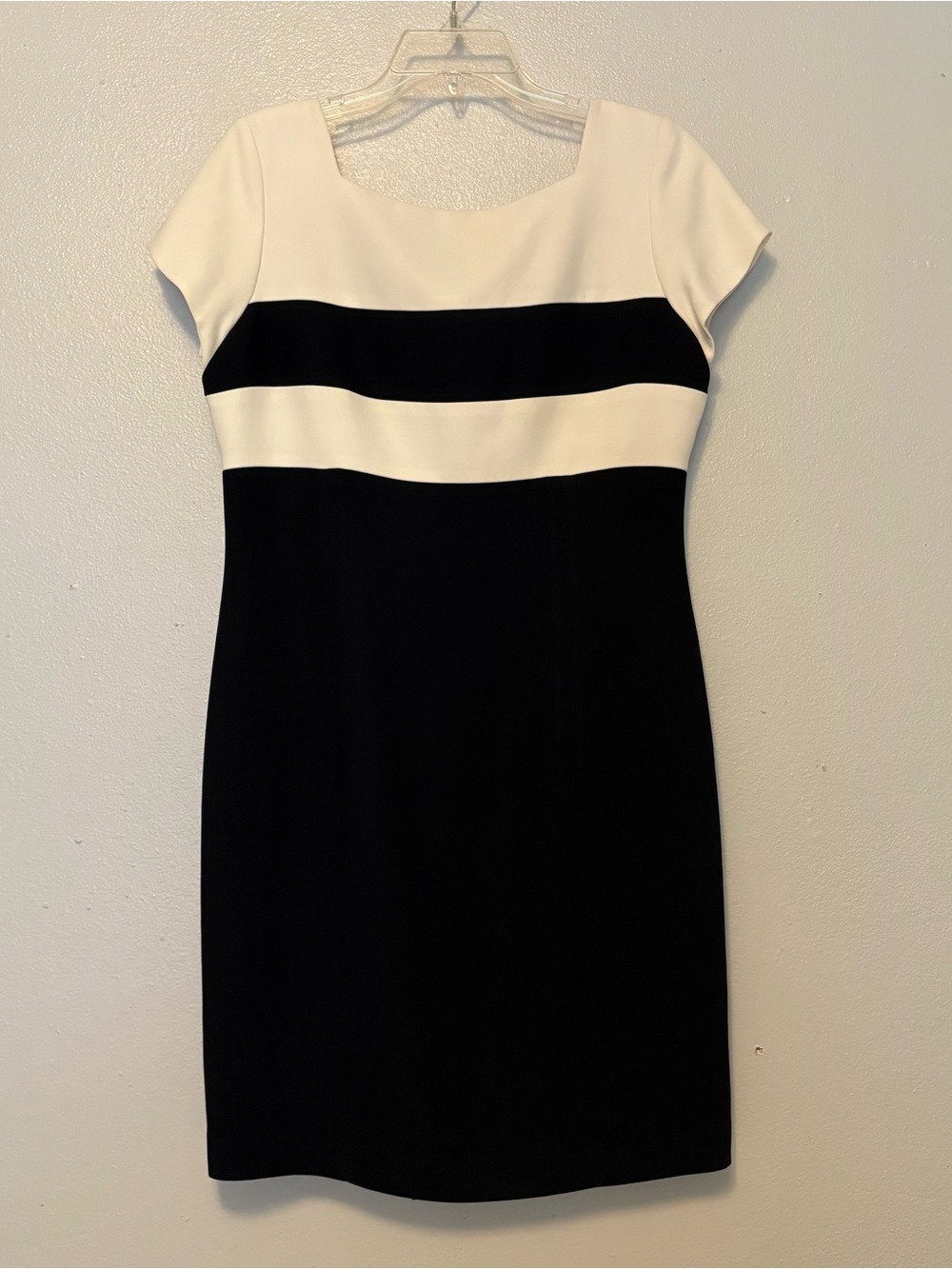 Jones New York Black and White Colorblock Sheath Dress